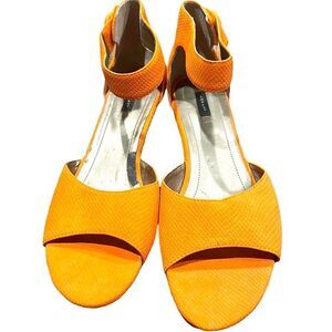 ARRAYS ORANGE SANDALS
